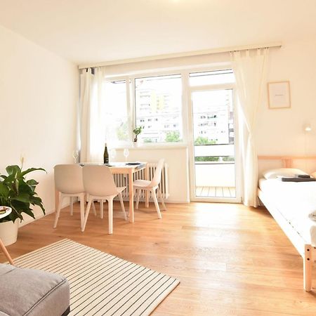 Peaceful Studio Apartment Near Center Innsbruck Eksteriør bilde