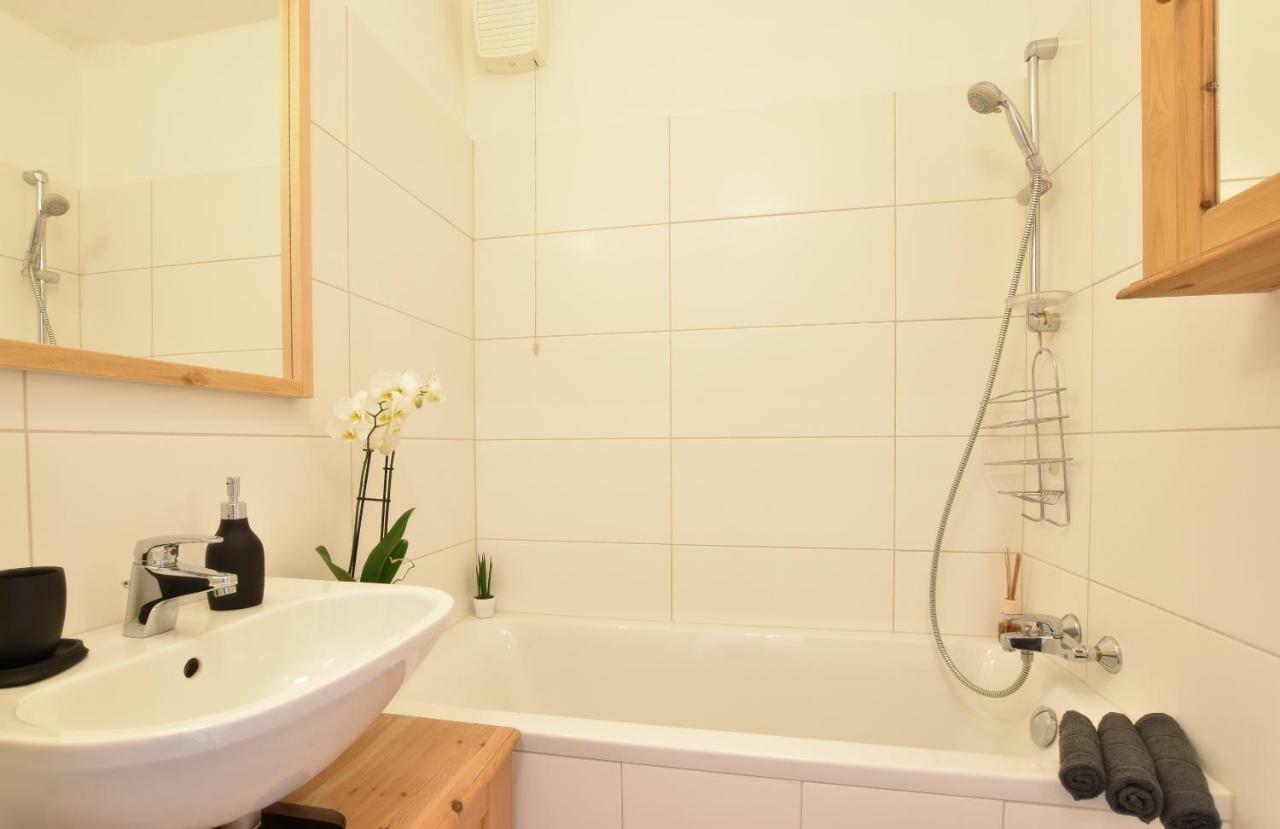 Peaceful Studio Apartment Near Center Innsbruck Eksteriør bilde
